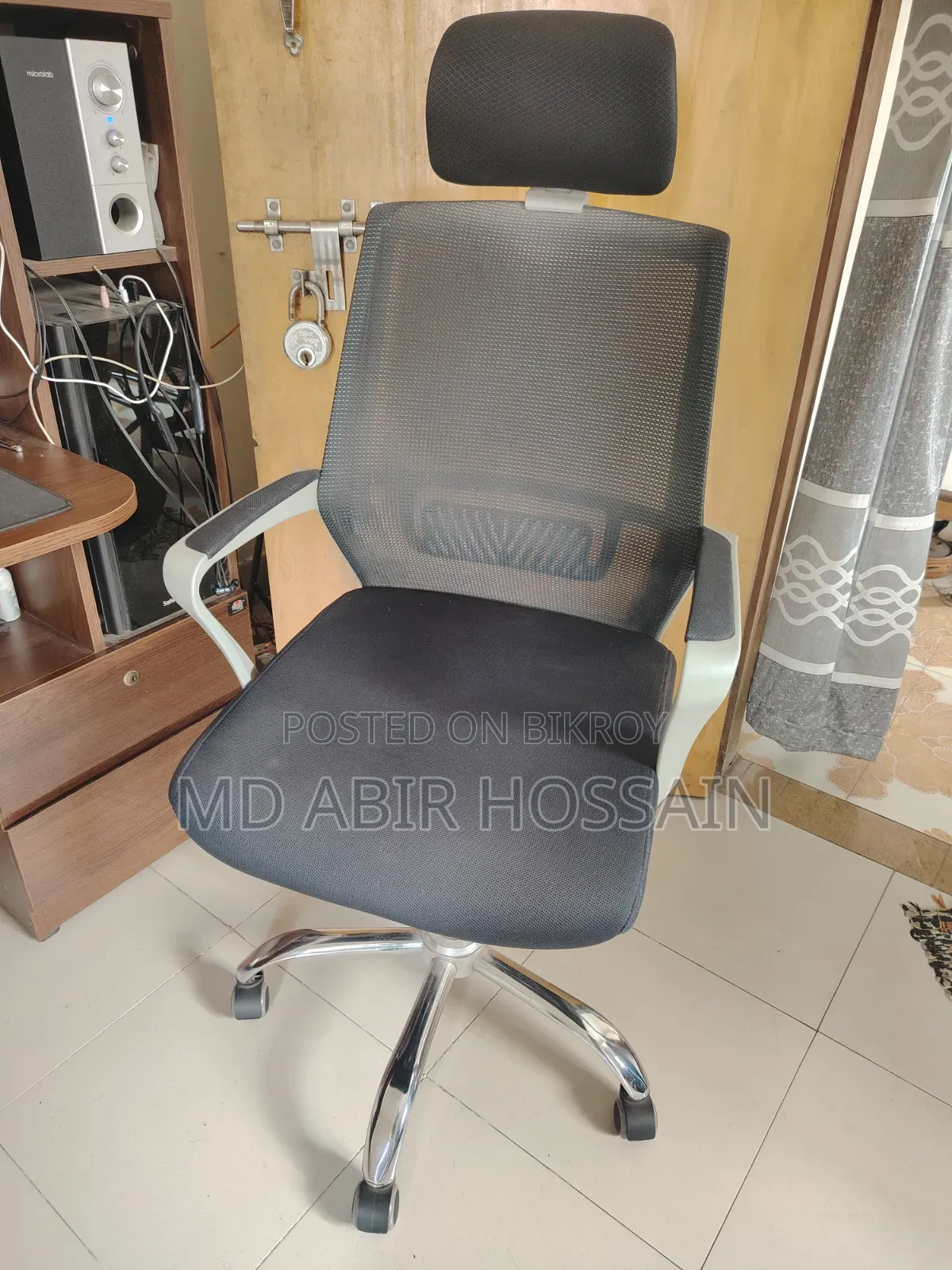 Home and Office Executive Chair With Grey and Black