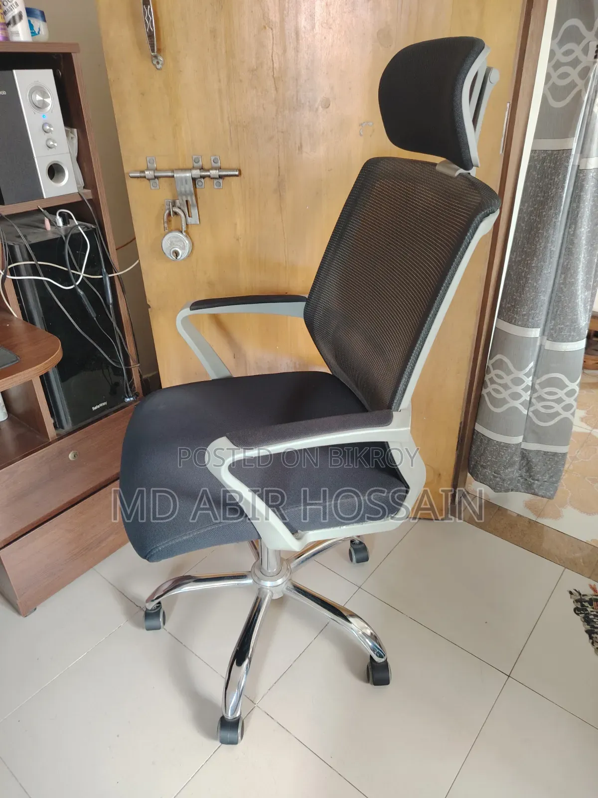 Home and Office Executive Chair With Grey and Black