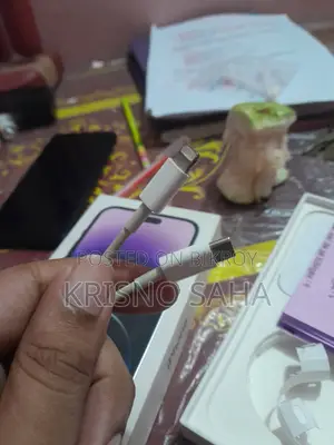 Lighting Cable of iPhone 14 Pro Max