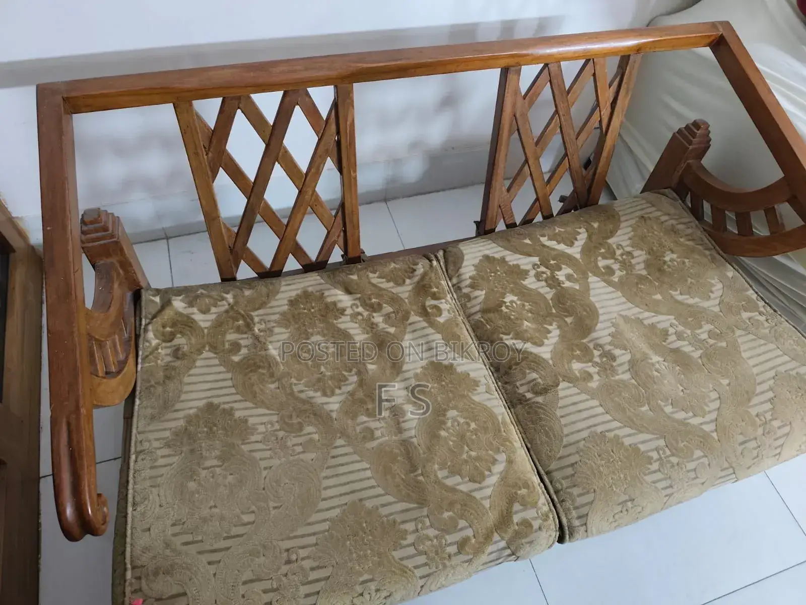 2 Sitter Sofa (Mahogany Wood )