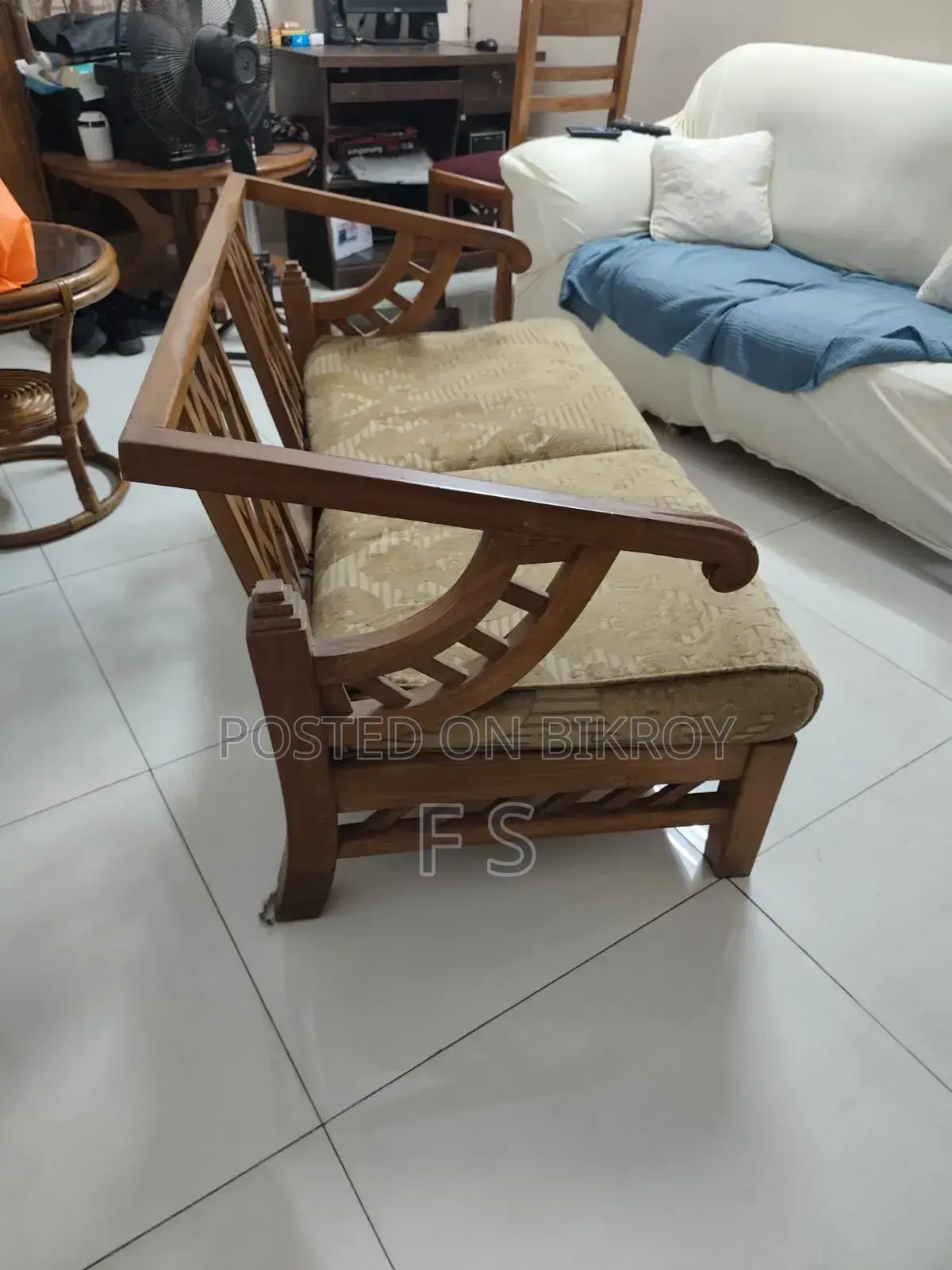 2 Sitter Sofa (Mahogany Wood )