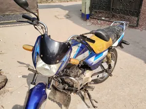 Bajaj CT 100 2026 Green