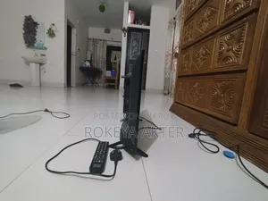 Singer 28 Inch LED TV With Remote - Good Condition