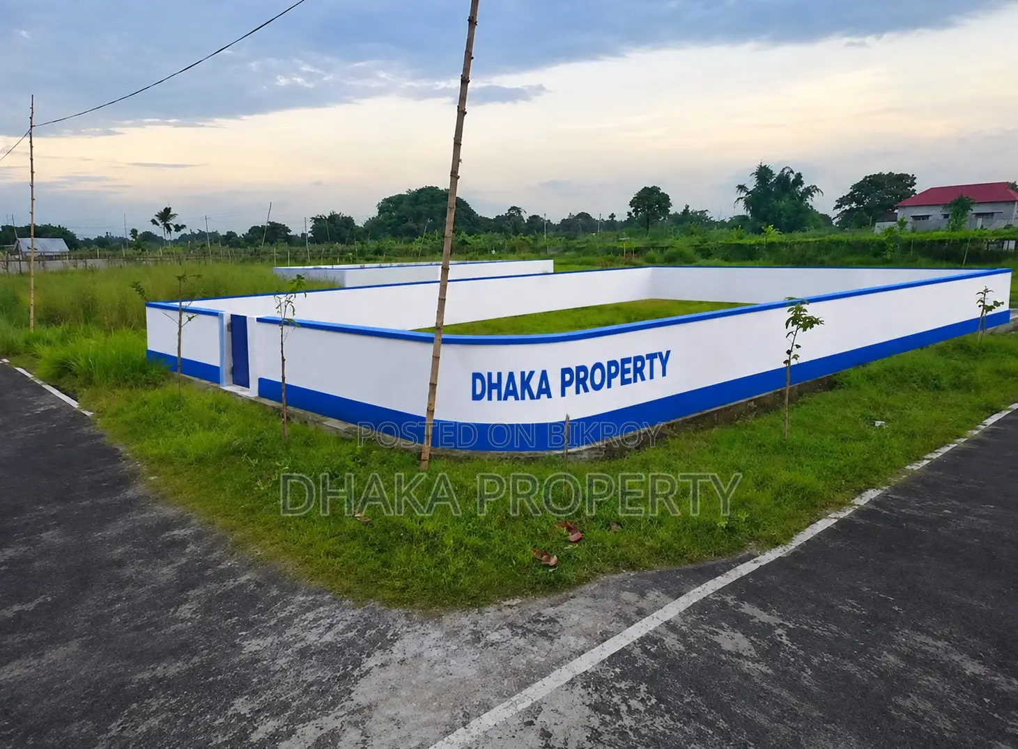 3 Katha South/East Corner Plot With Lake at Sector-15