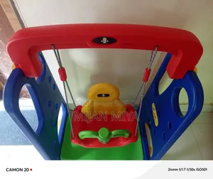 বাচ্চাদের দোলনা