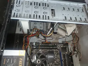 CyberpowerPC Prebuilt Gaming PC GM 7216 6GB Intel Core i5 HDD 256GB