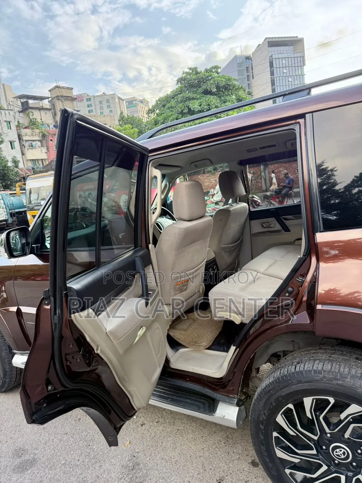 Mitsubishi Pajero 2006 Brown