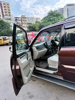 Mitsubishi Pajero 2006 Brown