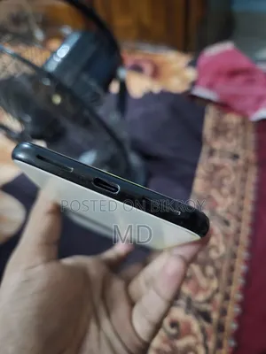 EL 64 GB White