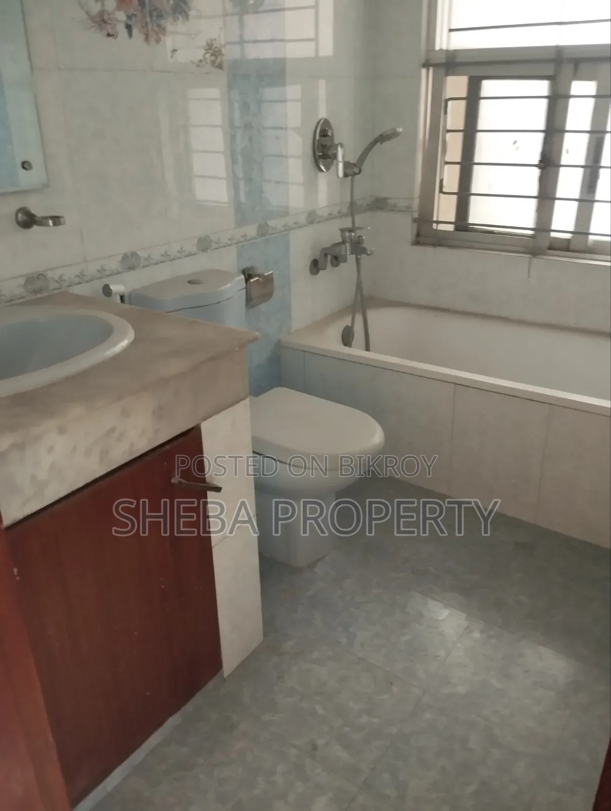 4bdrm Apartment in Gulshan for rent