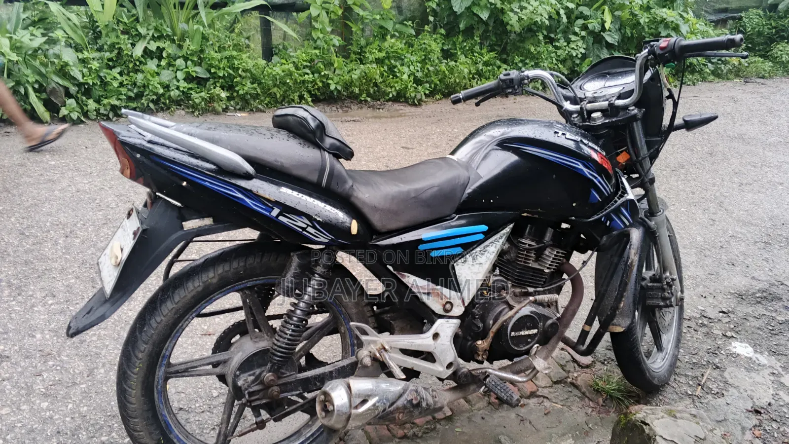 Bajaj 2017 Black