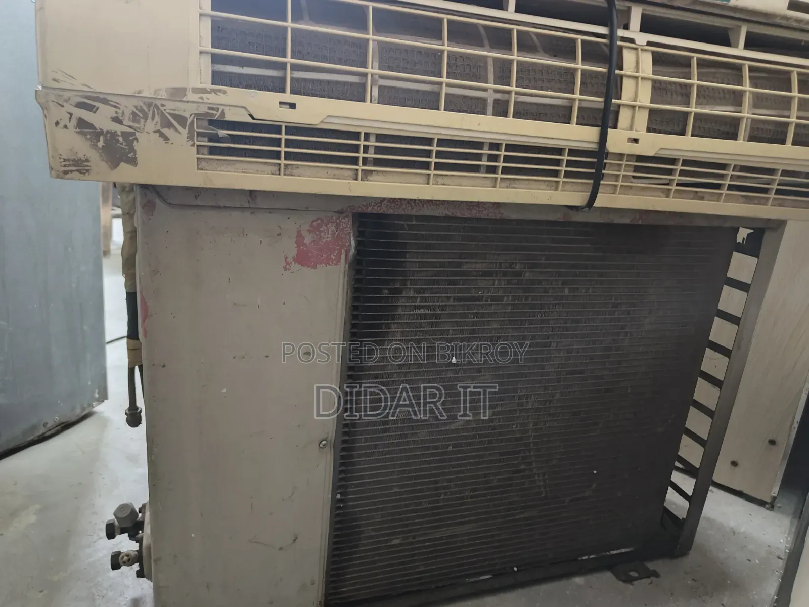 🔥 জরুরি ভিত্তিতে LG 1.5 Ton AC-এর Outdoor + 2টি Indoor Unit বিক্রি!