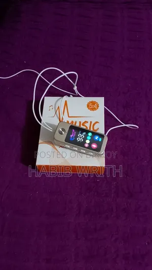 ইয়ারফোন ইয়ারফোন ইয়ারফোন
