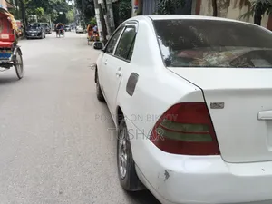 Toyota Corolla Sedan Automatic 2004 White