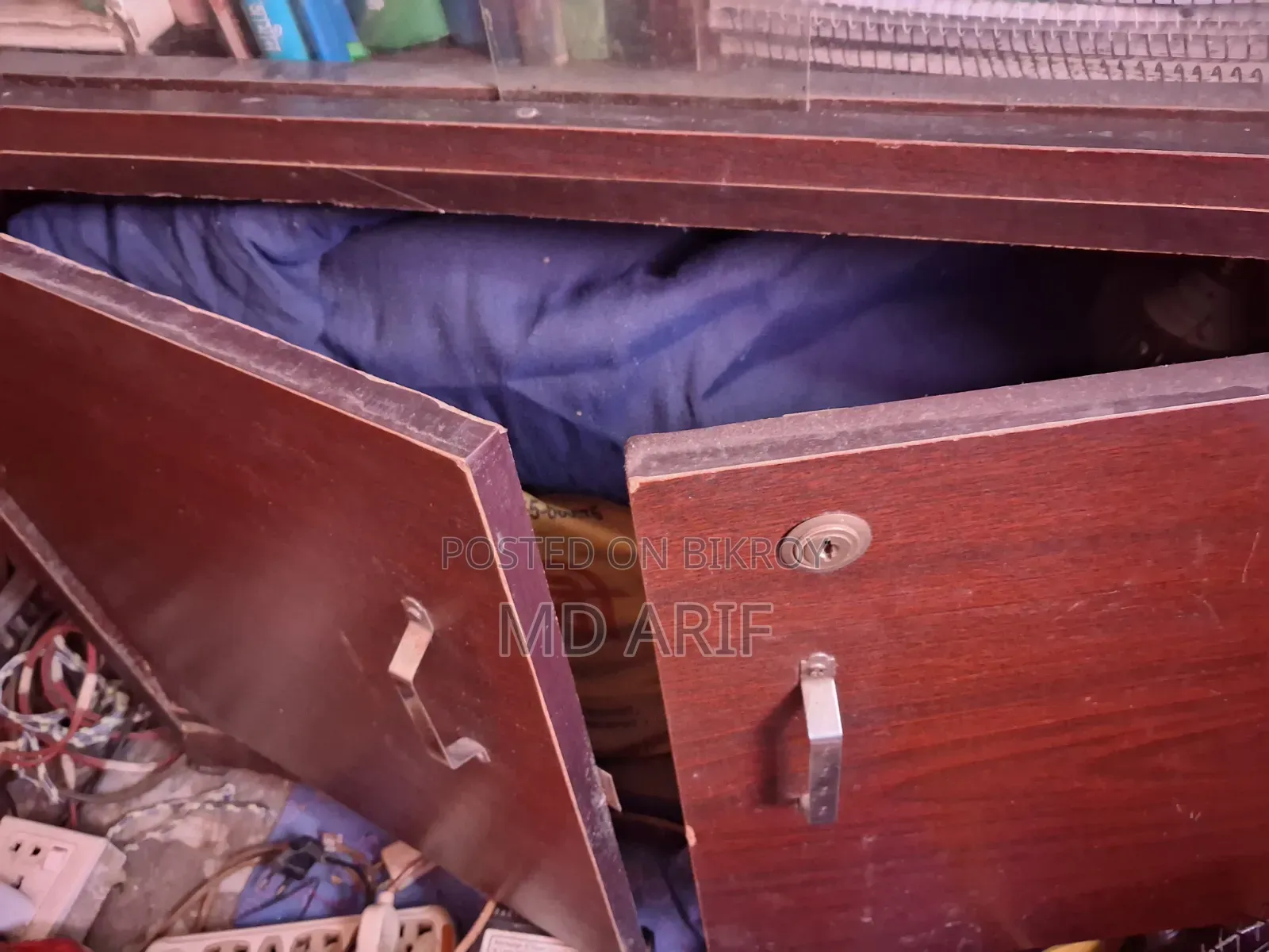 বইয়ের শোকেস