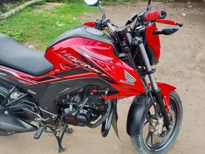 Honda Hornet 2022 Red