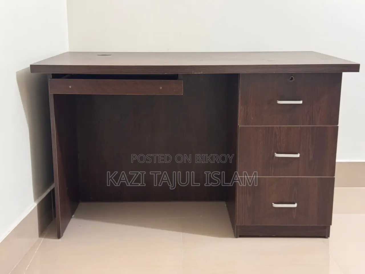 Wooden Office/Study Table With 3 Drawers – Good Condition