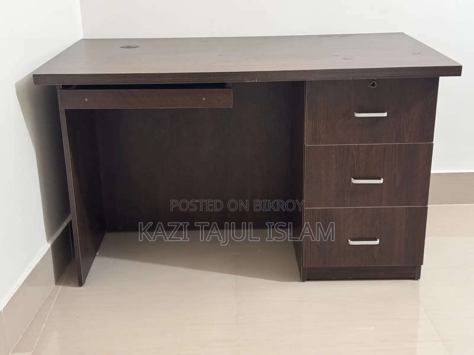 Wooden Office/Study Table With 3 Drawers – Good Condition