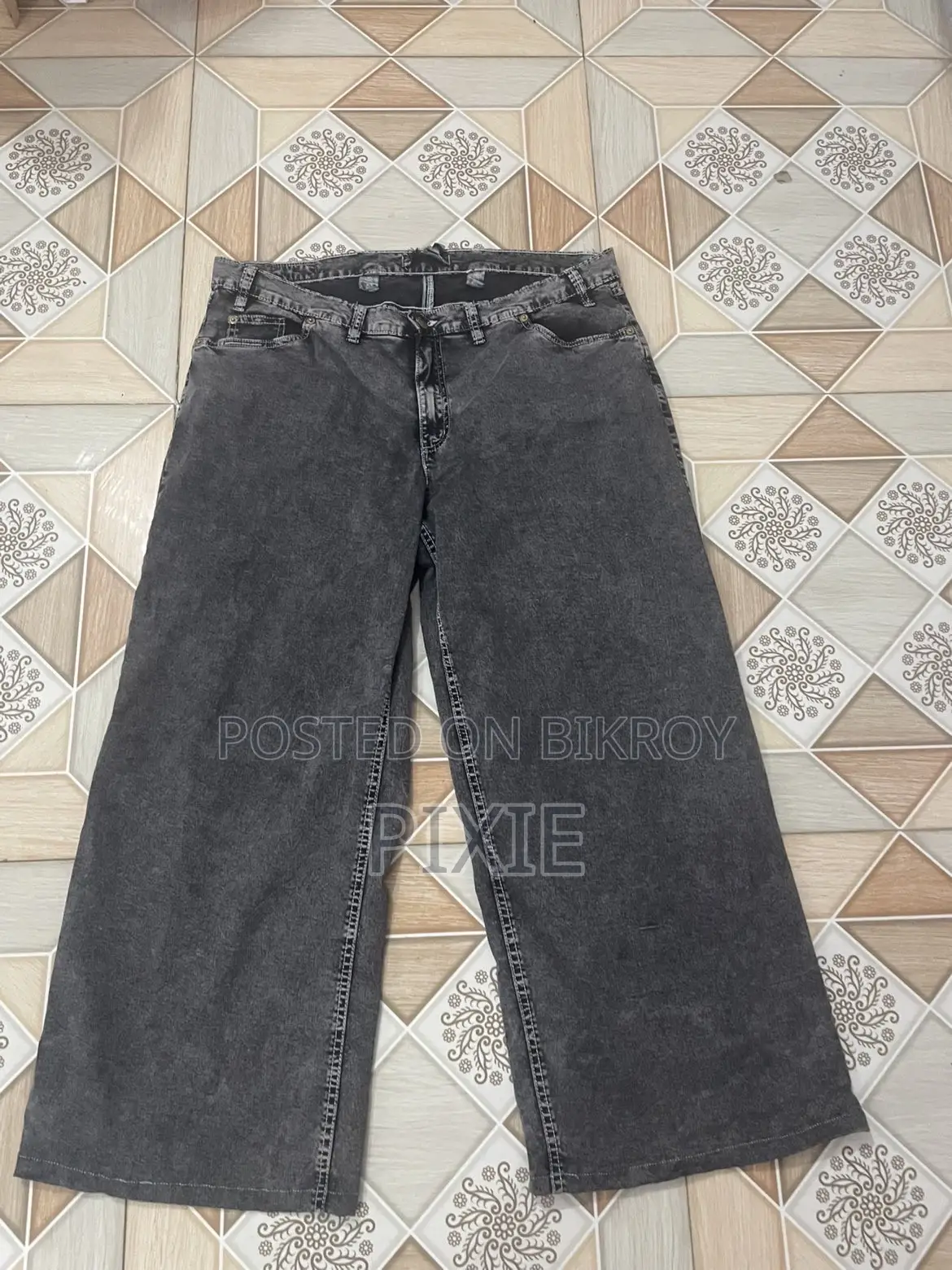 Straight Jeans