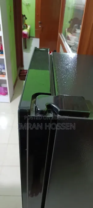 Refrigerator / Freeze
