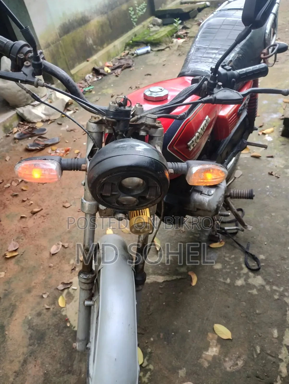হোন্ডা ২০০৬ লাল