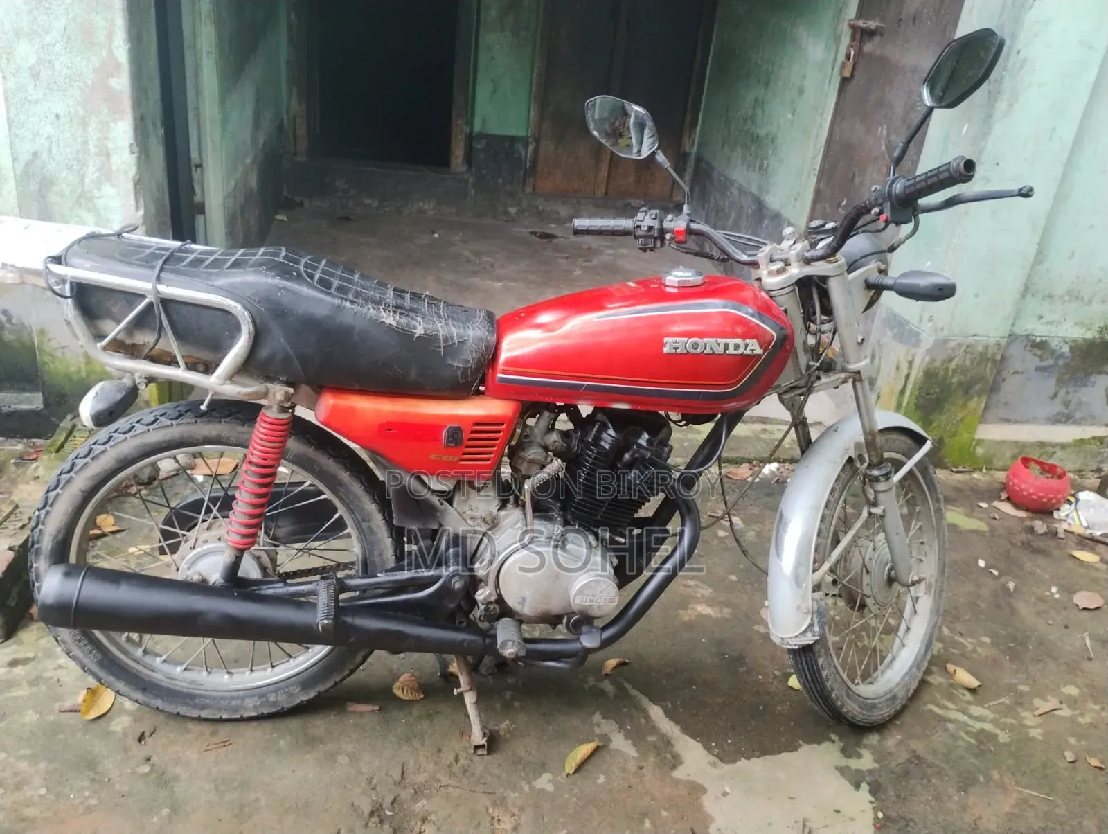 হোন্ডা ২০০৬ লাল