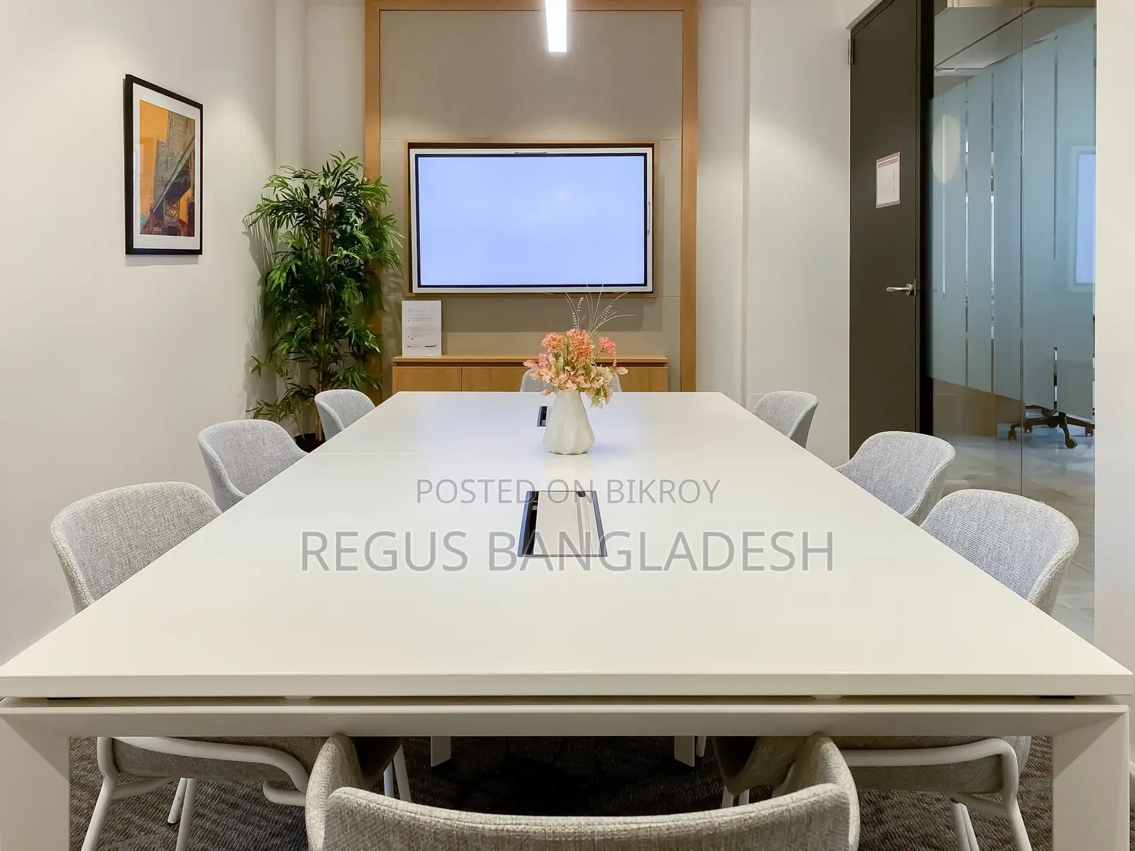 Serviced Furnished Office Space in Regus, the Glass House