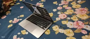 Laptop Apple MacBook Air 2020 8GB Intel SSD 256GB