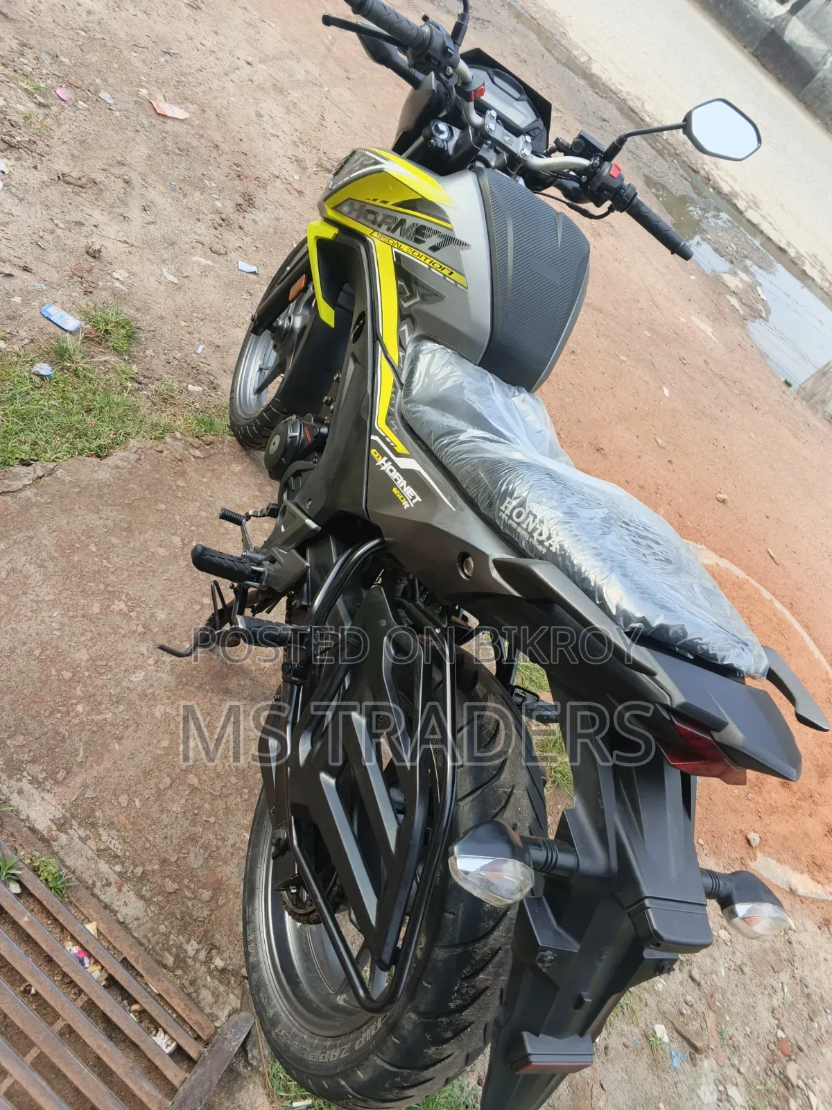 Honda Hornet 2020 Silver