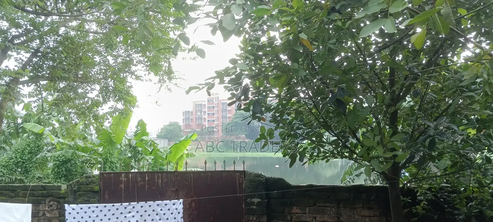 যারা ডুপ্লেক্স বাড়ির জন্য জমি খুঁজছেন তাদের জন্য পারফেক্ট পজিশন। লো