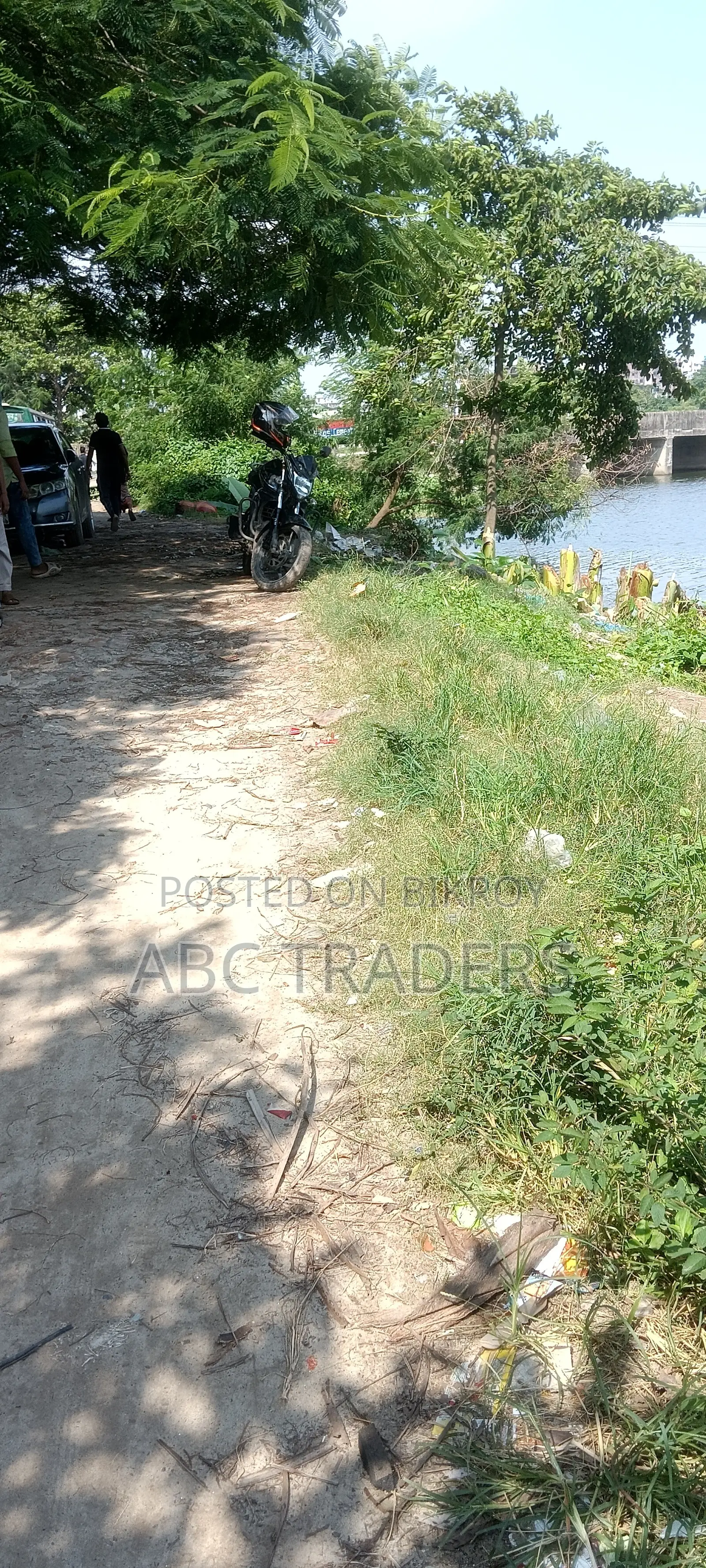 যারা ডুপ্লেক্স বাড়ির জন্য জমি খুঁজছেন তাদের জন্য পারফেক্ট পজিশন। লো