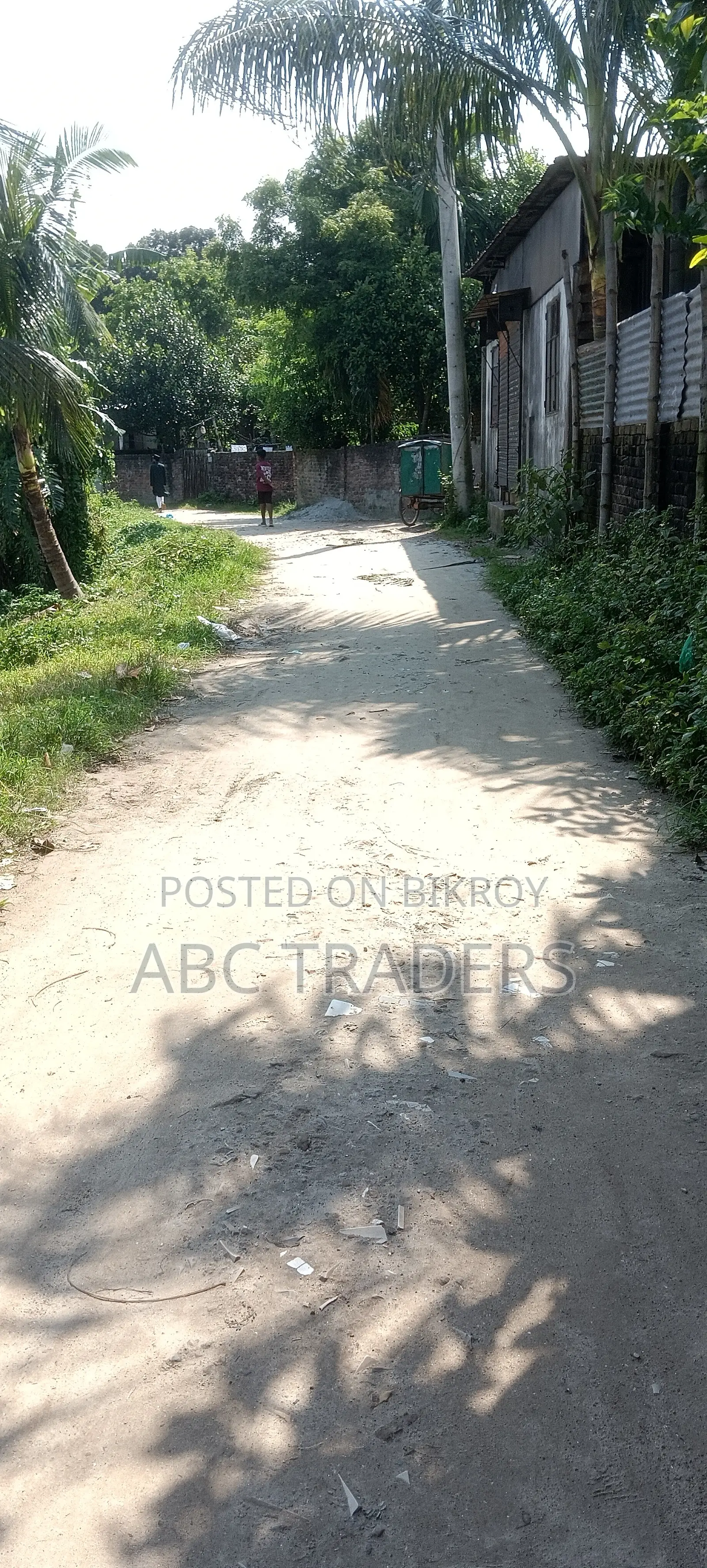 যারা ডুপ্লেক্স বাড়ির জন্য জমি খুঁজছেন তাদের জন্য পারফেক্ট পজিশন। লো