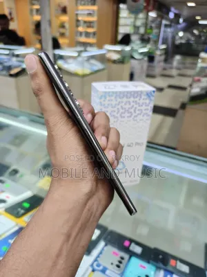 Tecno Camon 40 Pro 4G 256 GB Silver