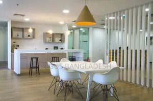 Serviced Furnished Office Space in Regus, the Glass House