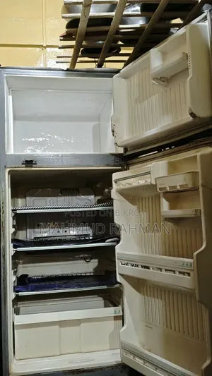 ভালো মানের অরিজিনাল পুরাতন বড় Singer Fridge.