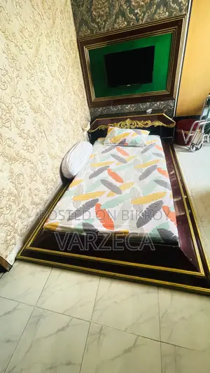Wooden Single Floor Bed