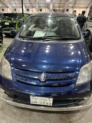Toyota IST 2004 Blue