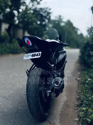 নতুন ইয়ামাহা আর১৫ ভি৩ ২০২২ কালো