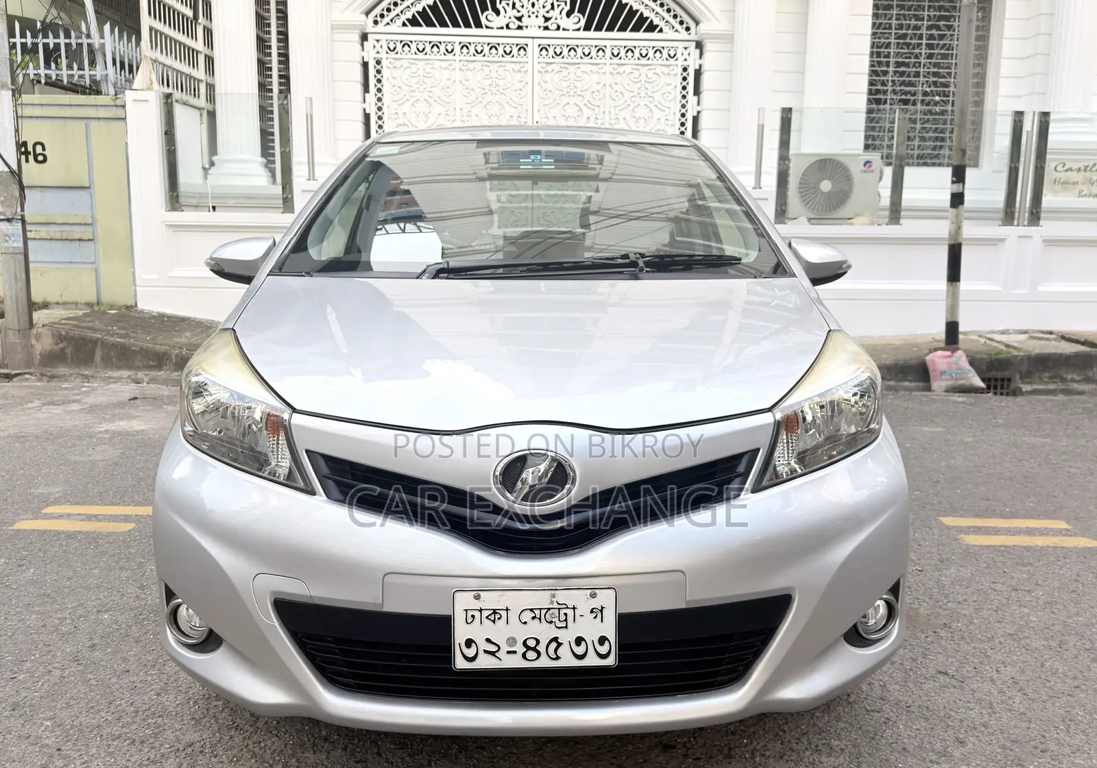 Toyota Vitz 1.3 AWD 5dr 2012 Silver