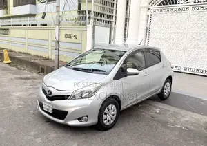 Toyota Vitz 1.3 AWD 5dr 2012 Silver