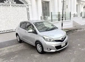 Toyota Vitz 1.3 AWD 5dr 2012 Silver