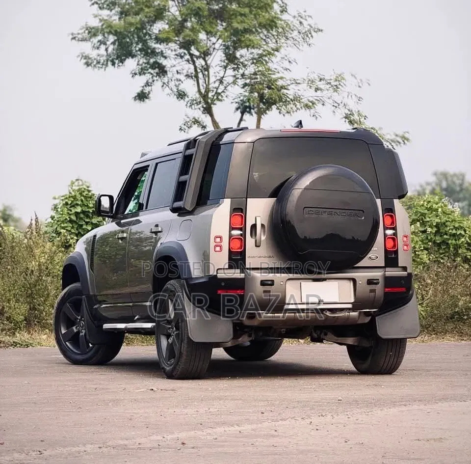 Land Rover Defender X-Dynamic SE 2023 Brown