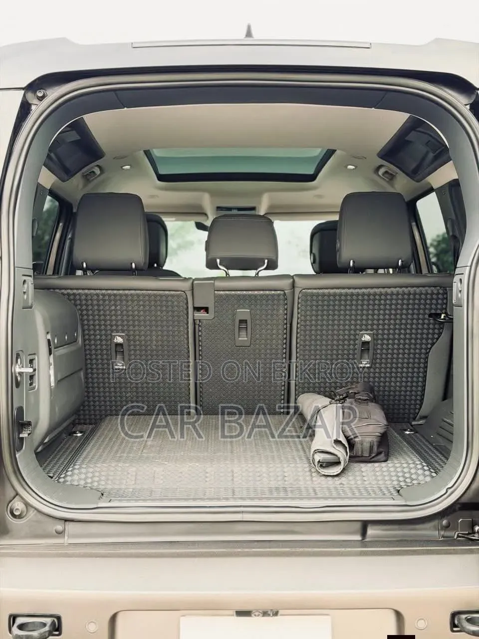 Land Rover Defender X-Dynamic SE 2023 Brown