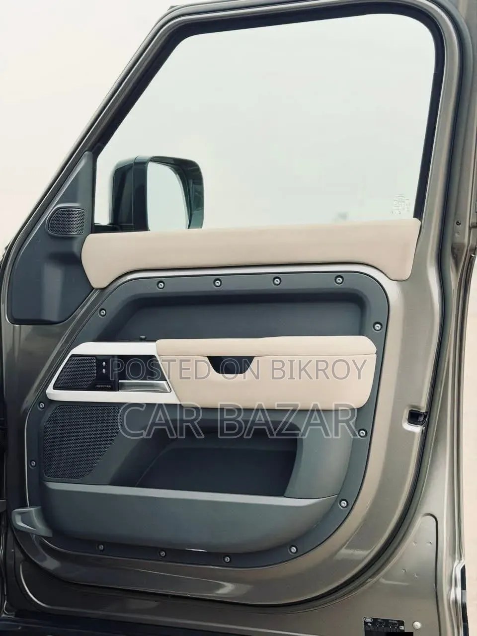 Land Rover Defender X-Dynamic SE 2023 Brown