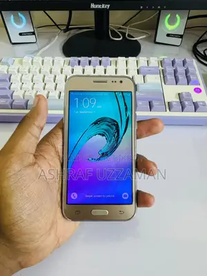 Samsung Galaxy J2 8 GB Rose Gold