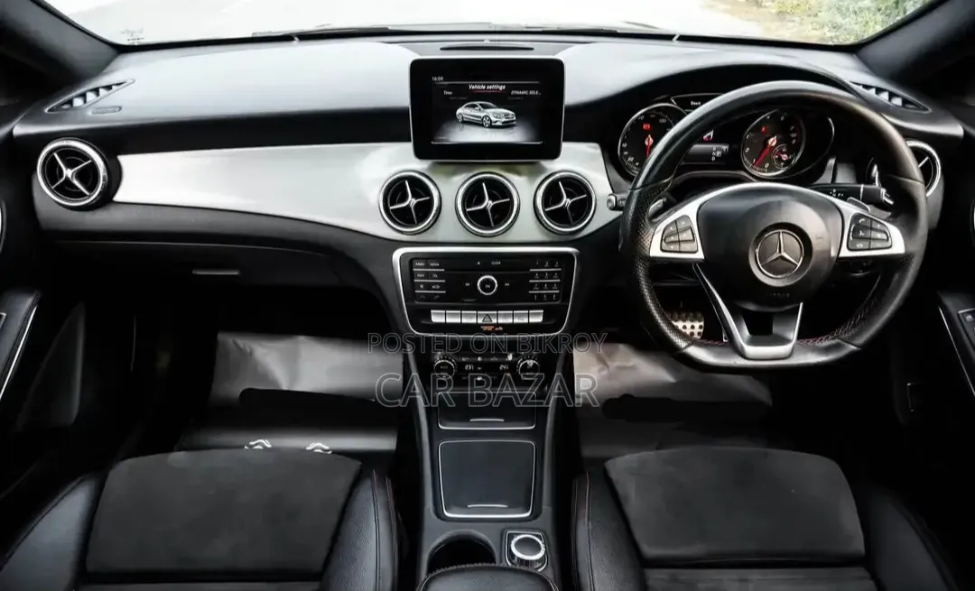 Mercedes-Benz CLA-Class CLA 180 Sedan 2018 Brown