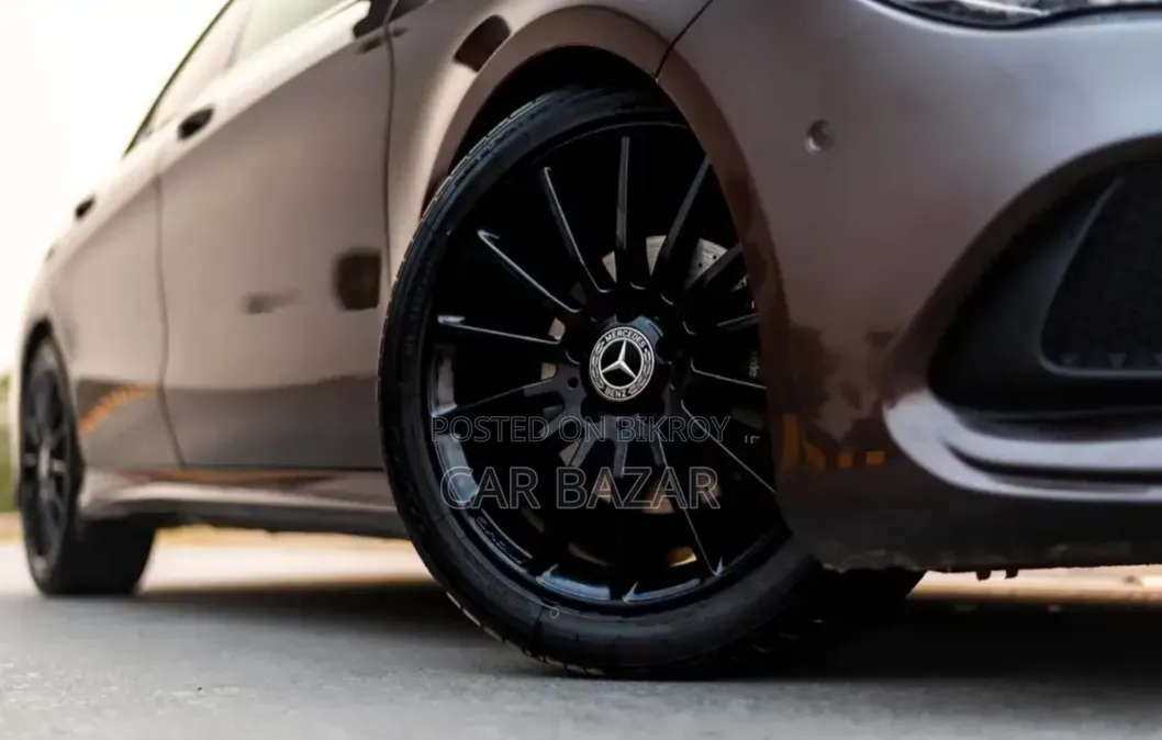 Mercedes-Benz CLA-Class CLA 180 Sedan 2018 Brown