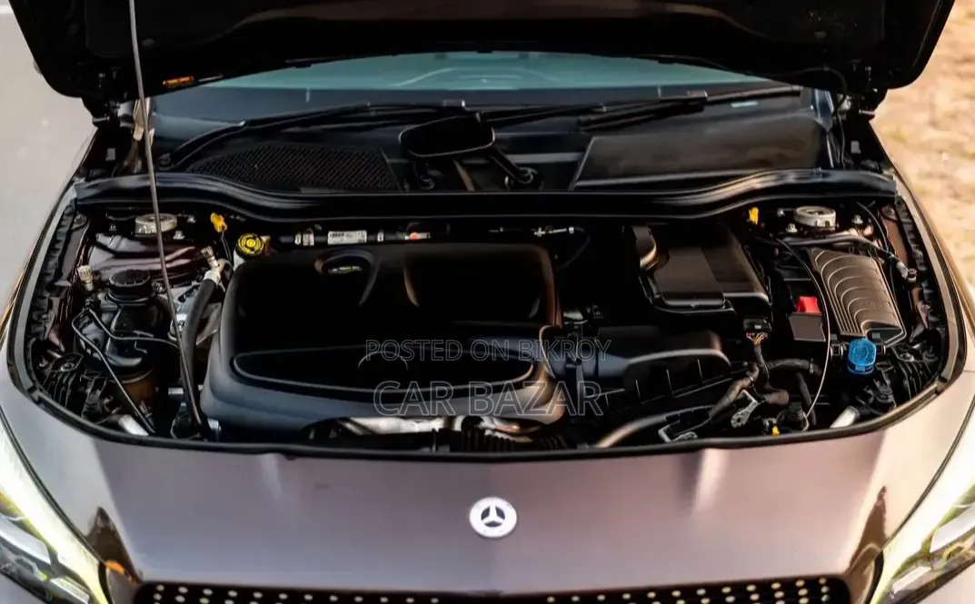 Mercedes-Benz CLA-Class CLA 180 Sedan 2018 Brown