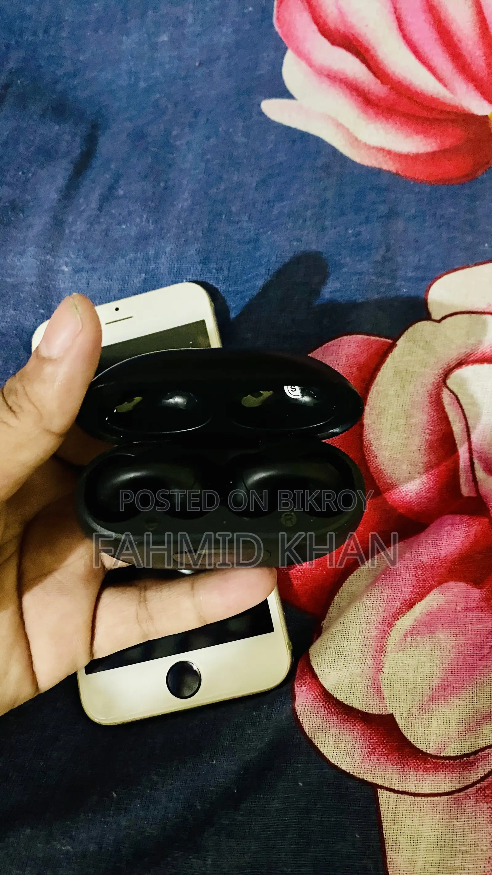 TWS Bluetooth Earbuds