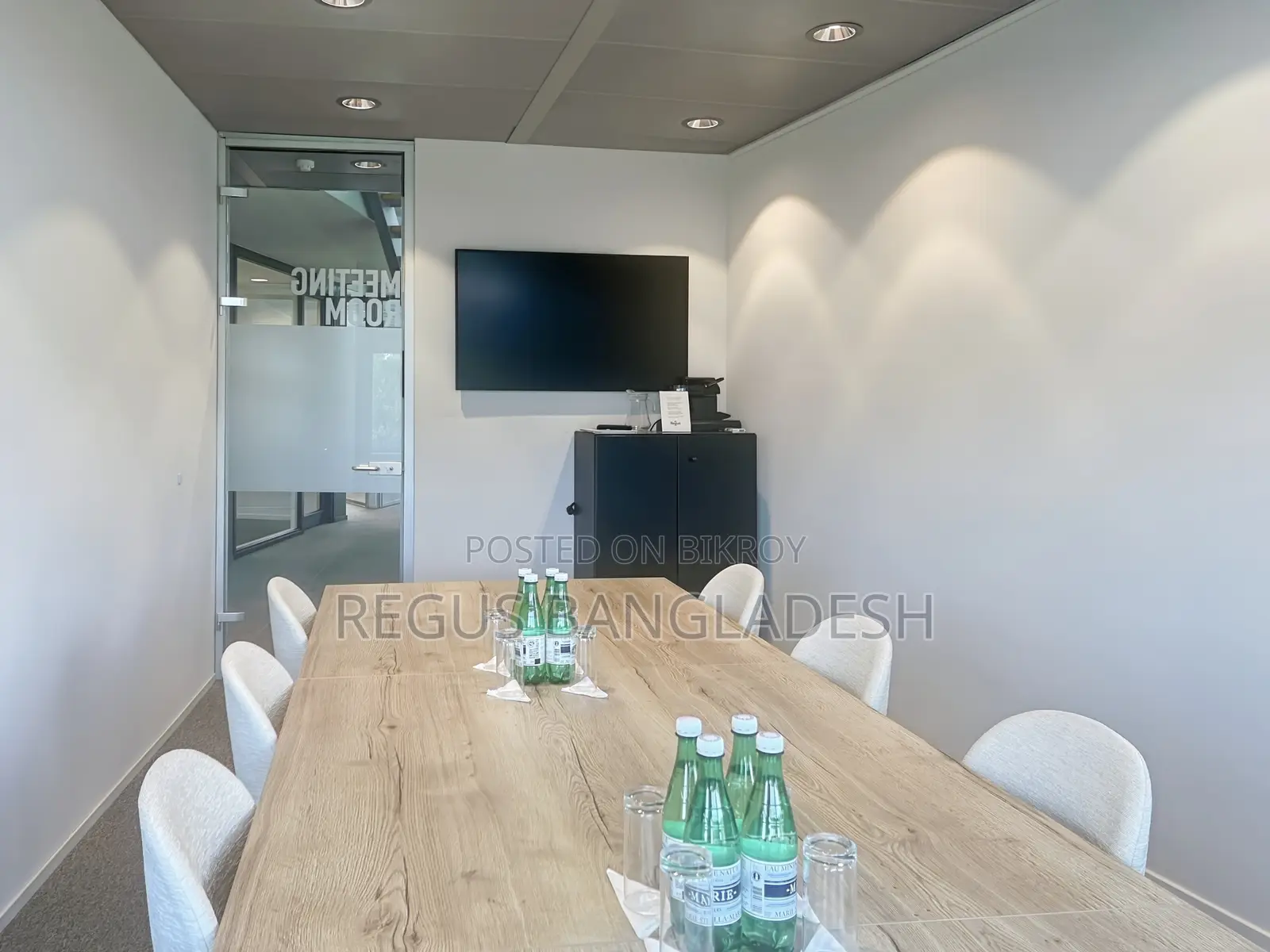 Secure Furnished Office Space in Regus, Borak Mehanur